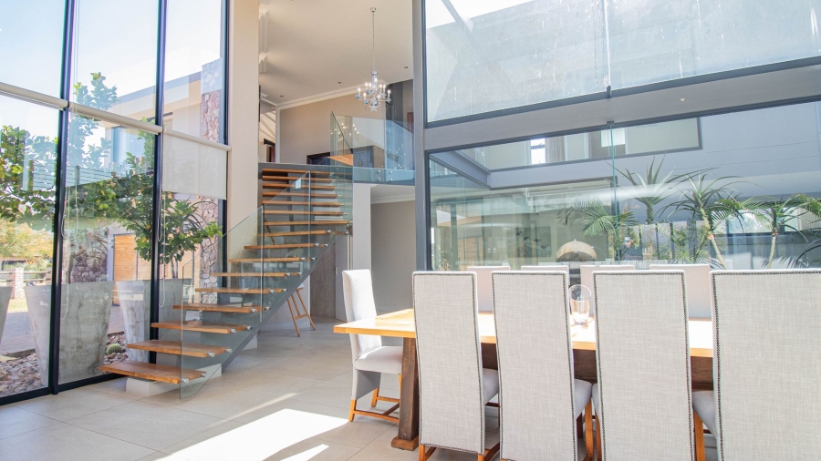 5 Bedroom Property for Sale in The Coves North West
